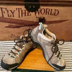 Columbia leather shoes